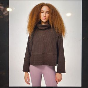 Lululemon Retreat Yourself Pullover M/L